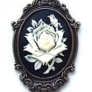 GASOLINE GLAMOUR BLACK WHITE ROSE CAMEO NECKLACE